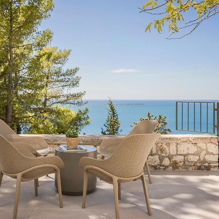 360ᵒ Residences Khelmáta Екстериор снимка